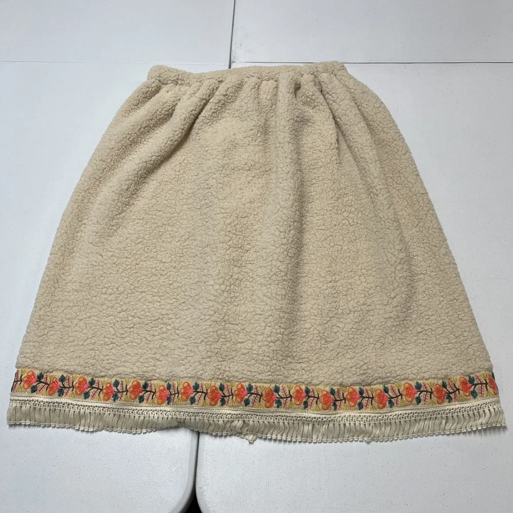 Natural Life Body Towel Wrap L/XL Ivory Fleece Floral Embroidered Magnetic Close